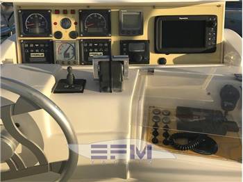 FERRETTI 530