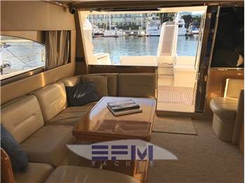 FERRETTI 530