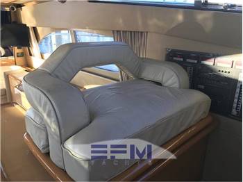FERRETTI 530