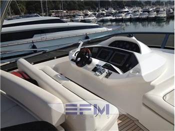 SUNSEEKER 82 YACHT