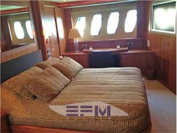 SUNSEEKER 82 YACHT