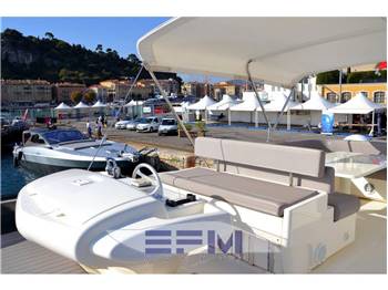 FERRETTI 690