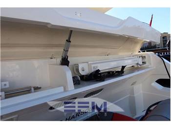 FERRETTI 690
