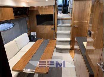 PRINCESS V 52