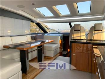 PRINCESS V 52
