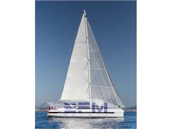 BENETEAU OCEANIS YACHT 62