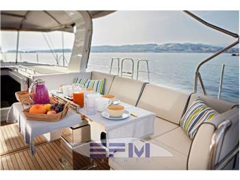 BENETEAU OCEANIS YACHT 62