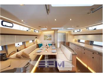 BENETEAU OCEANIS YACHT 62