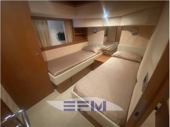 FERRETTI YACHTS 780
