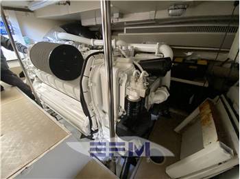 FERRETTI YACHTS 780