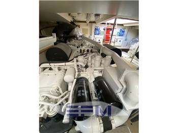 FERRETTI YACHTS 780