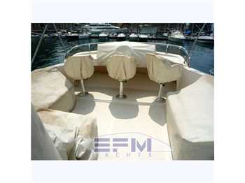 Mainship 34 trawler