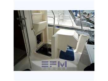 Mainship 34 trawler