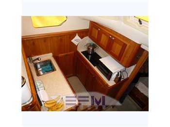 Mainship 34 trawler