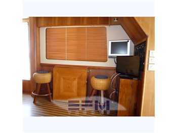 Mainship 34 trawler