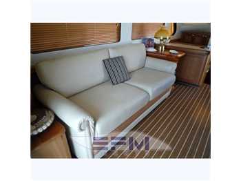 Mainship 34 trawler