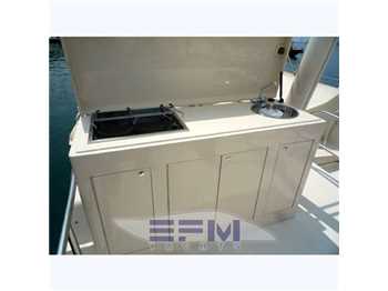 Mainship 34 trawler