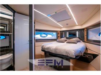 PERSHING 70