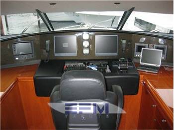 SUNSEEKER 105 MOTOR YACHT