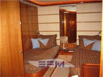 SUNSEEKER 105 MOTOR YACHT