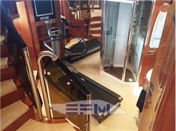 SUNSEEKER 105 MOTOR YACHT