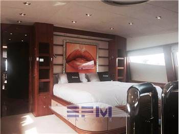 SUNSEEKER 105 MOTOR YACHT