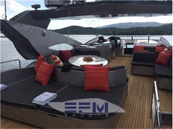 SUNSEEKER 105 MOTOR YACHT