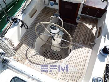 Hallberg rassy 352
