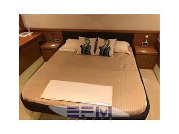 FERRETTI 510  FLY