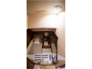 BERTRAM 630 CONVERTIBLE