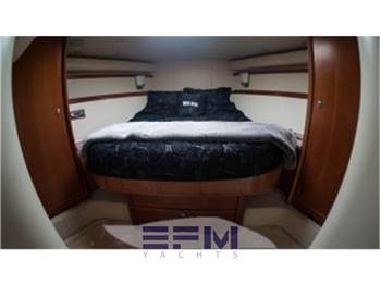 BERTRAM 630 CONVERTIBLE