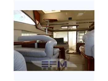 Ferretti 53