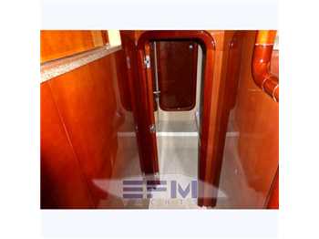 Ferretti 53