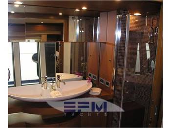 FERRETTI 780