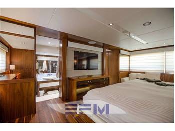 SUNSEEKER 115 SPORT YACHT