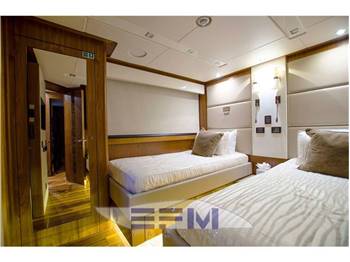 SUNSEEKER 115 SPORT YACHT