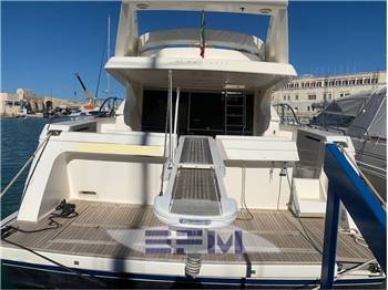 FERRETTI 57