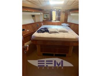 FERRETTI 57