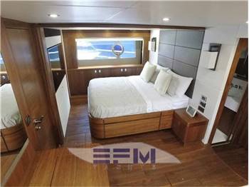 SUNSEEKER 75 YACHT