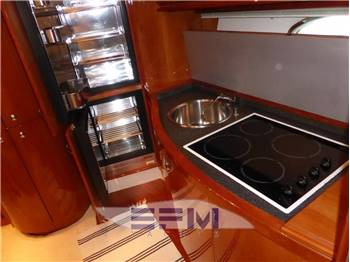 PERSHING 52