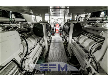 AZIMUT BENETTI 86s
