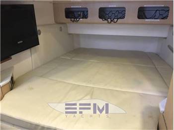 BOSTON WHALER 370 OUTRAGE
