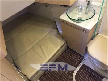 BOSTON WHALER 370 OUTRAGE