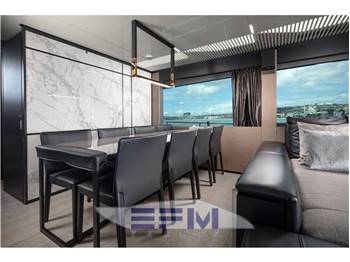 FERRETTI 780
