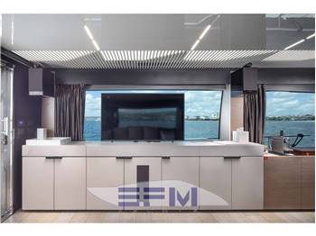 FERRETTI 780