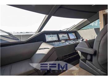 FERRETTI 780