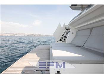 FERRETTI 780