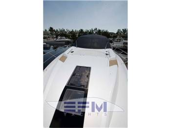 SUNSEEKER PREDATOR 68