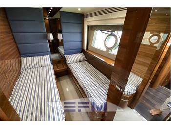 SUNSEEKER 80 YACHT