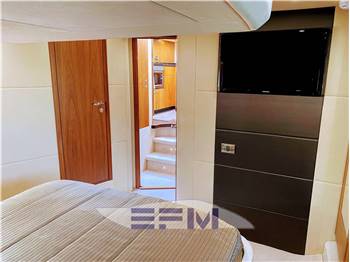SUNSEEKER MANHATTAN 52